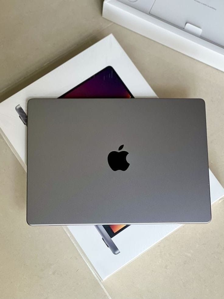 MacBook Air M2 (Refurbished)